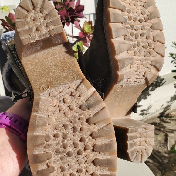 Corky's Olive Green Suade Ankle boots - Picture 5 of 5